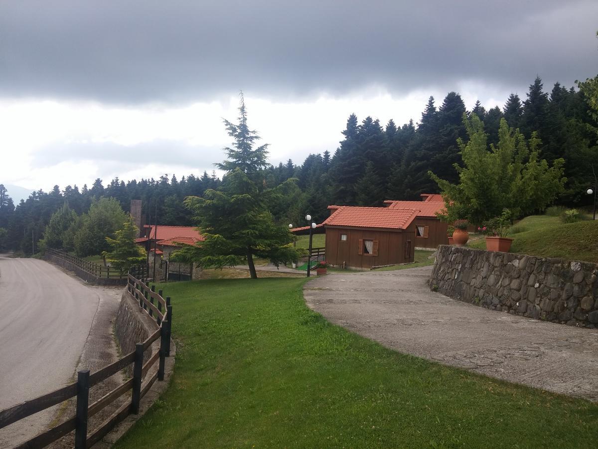 Livadaki Village Megali Kapsi Eksteriør billede