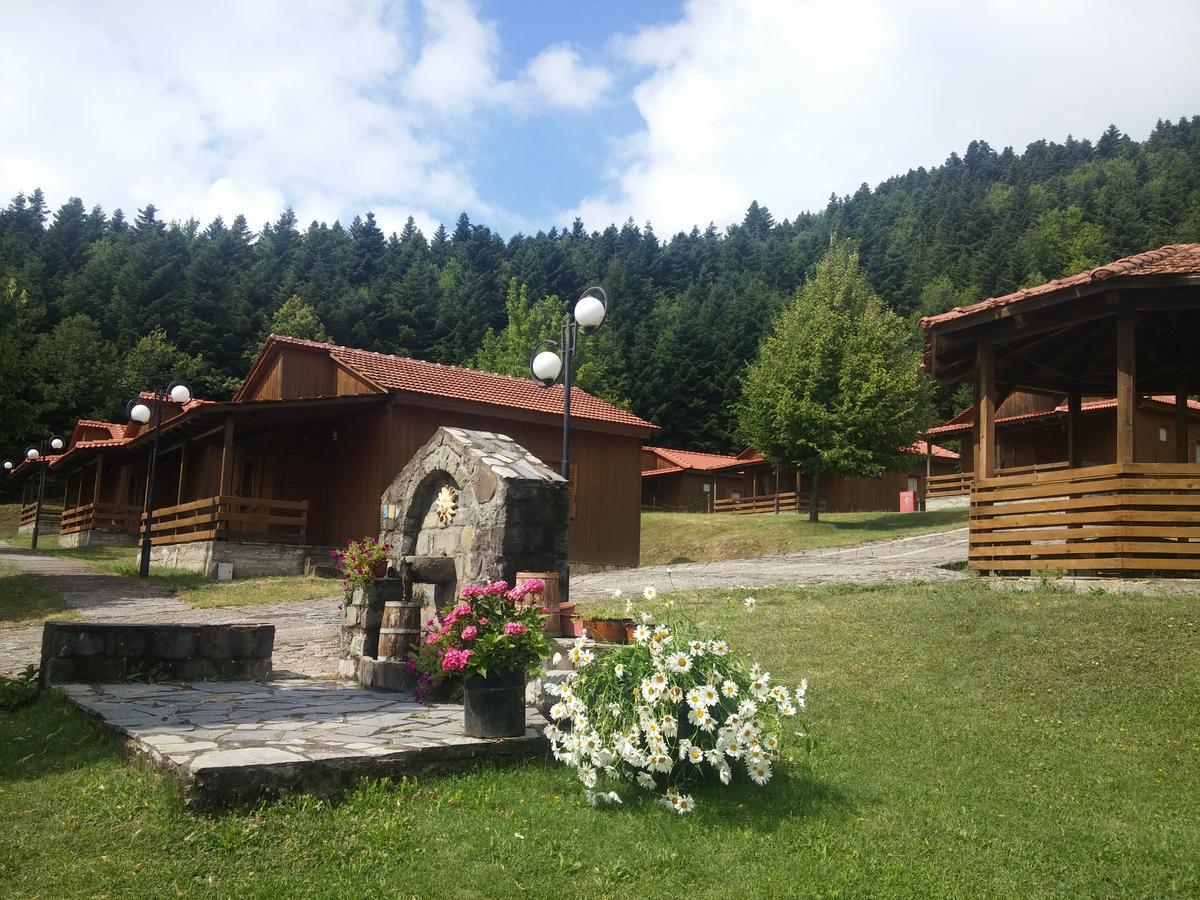 Livadaki Village Megali Kapsi Eksteriør billede